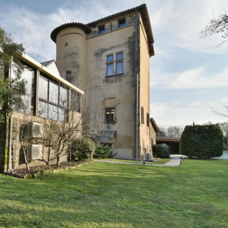 Propri&eacute;t&eacute;  T6 à vendre Mours-Saint-Eusèbe 26540