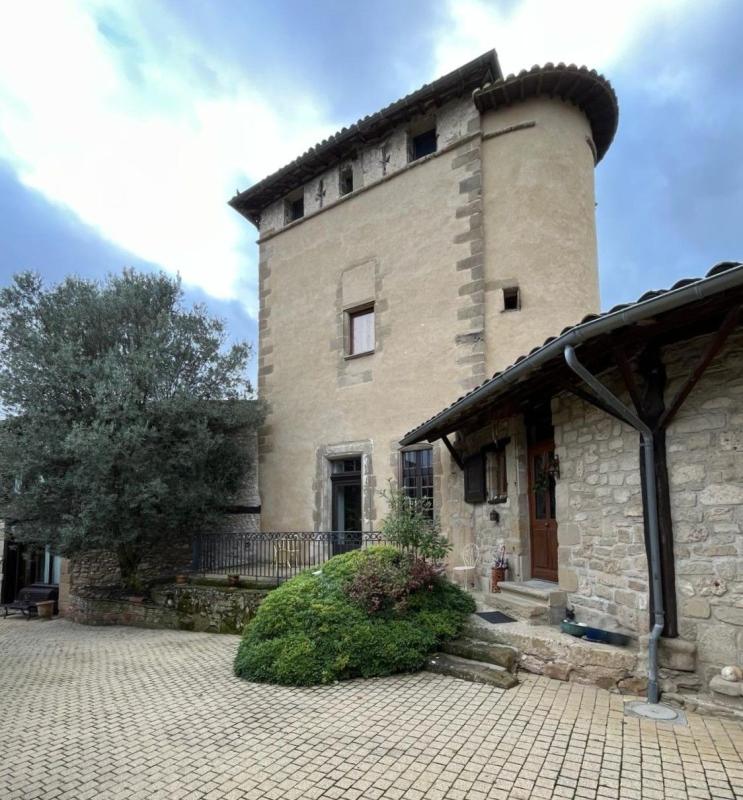 Propri&eacute;t&eacute;  T6 à vendre Mours-Saint-Eusèbe 26540