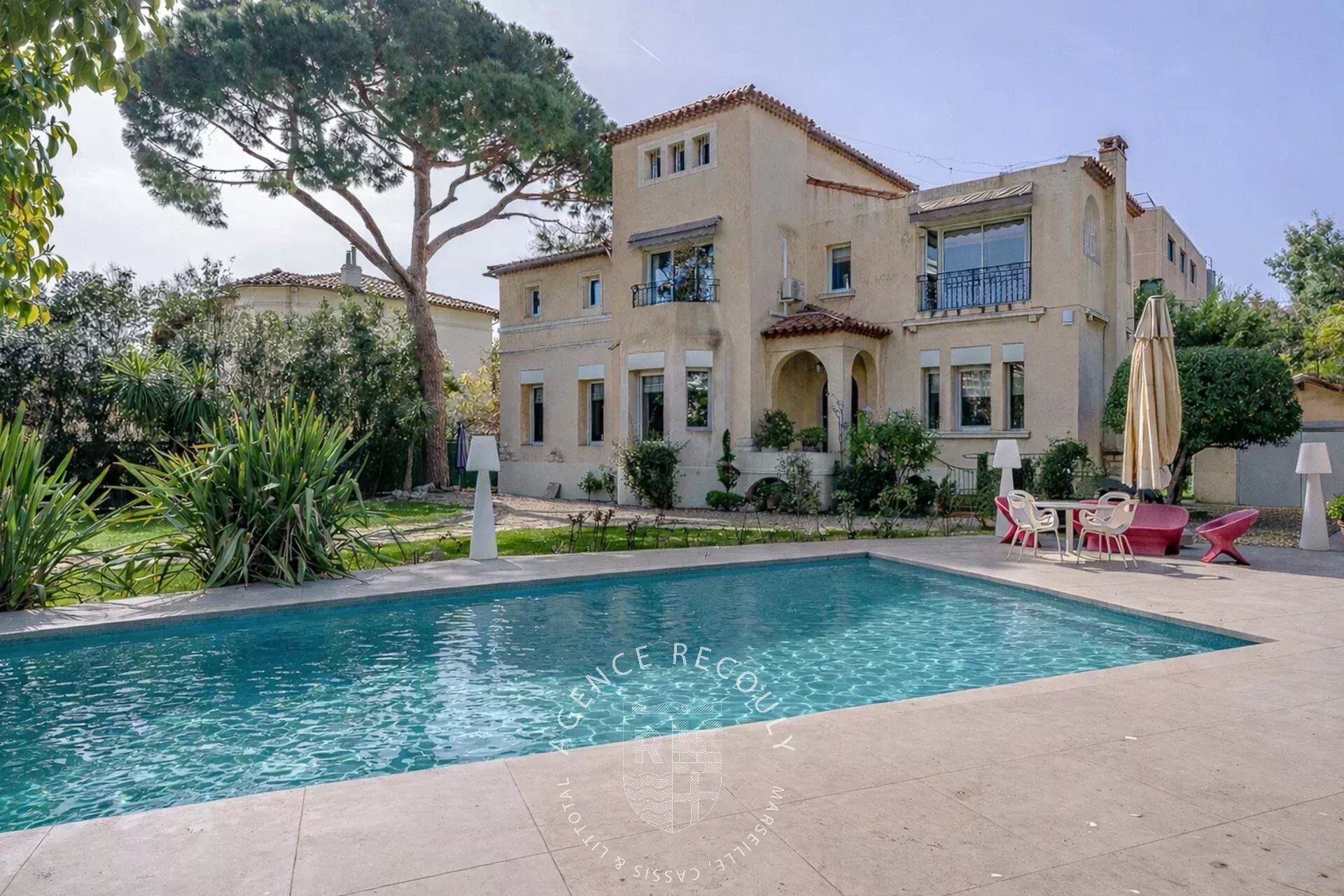 Villa / Maison  T7 à vendre Marseille 8eme 13008