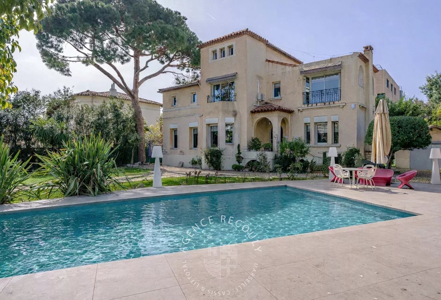 MAISON DE MAITRE AVEC JARDIN ET PISCINE- CARRE D'OR 13008 MARSEI — photo 1