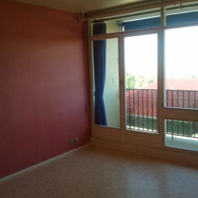 Appartement 2 pièces 710 €