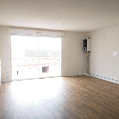 Appartement 3 pièces 725 €