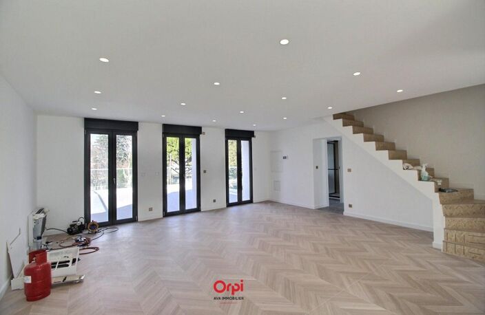 EXCLUSIVITÉ – MARSEILLE 11ᵉ – SUPERBE HAUT DE MAISON T4 RÉNOVÉ AVEC TERRASSES – MAISON CONNECTÉE — photo 3