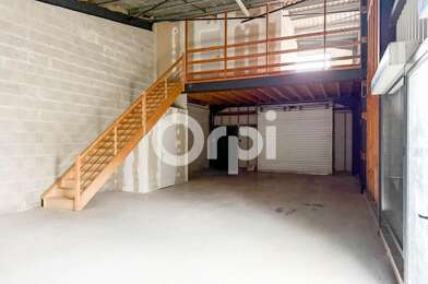 Local industriel  1020 €