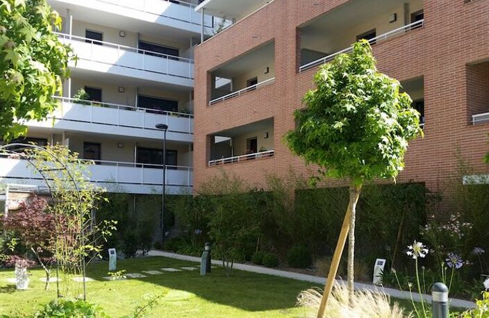 TERRASSE - PARKING - RESIDENCE SENIORS - COEUR DE CASTANET TOLOSAN — photo 3