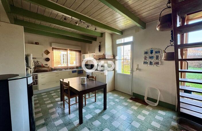 BREUILLET - ENSEMBLE IMMOBILIER - PLEIN CENTRE — photo 3