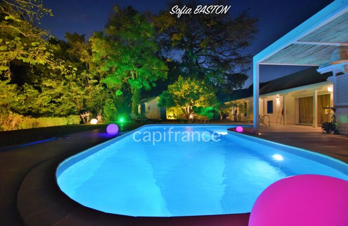 Superbe villa de 345 m² habitables avec piscine et annexes - terrain plat de 2 207 m², à vendre 5/6 pièces LE DIAMANT (972) — photo 3