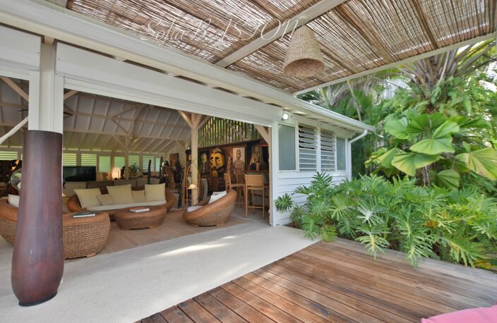 Superbe villa de 345 m² habitables avec piscine et annexes - terrain plat de 2 207 m², à vendre 5/6 pièces LE DIAMANT (972) — photo 5