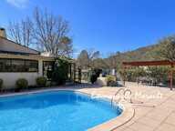 Villa de plain-pied avec piscine à BAGNOLS EN FORET (83) — photo 3