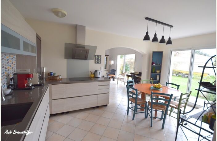 Maison à louer 5 pièces SAINT MARTIN DE RE (17) dans un lotissement très calme — photo 4