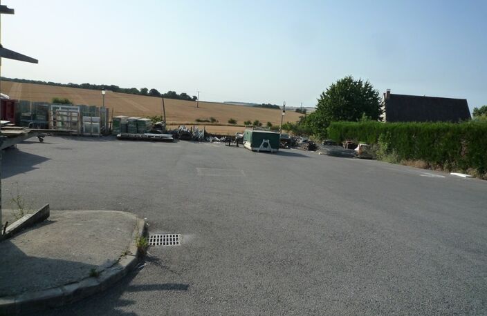 Dpt Aisne (02), LA CROIX SUR OURCQ  à vendre ensemble immobilier professionnel  1170 m2 ateliers et bureaux sur 3000 m2 de terrain — photo 4