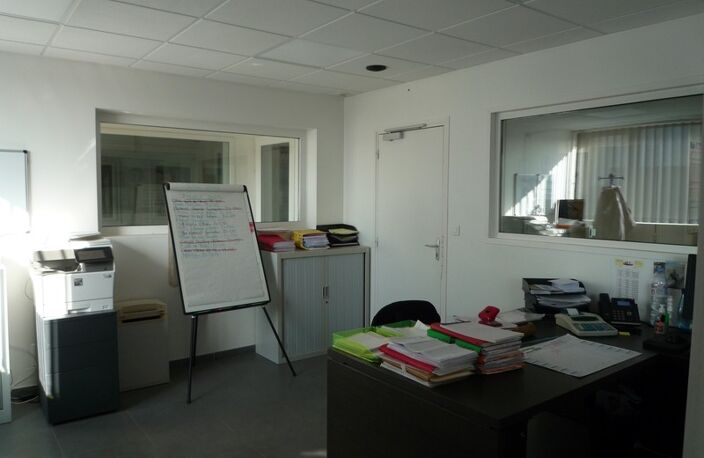 Dpt Aisne (02), LA CROIX SUR OURCQ  à vendre ensemble immobilier professionnel  1170 m2 ateliers et bureaux sur 3000 m2 de terrain — photo 5