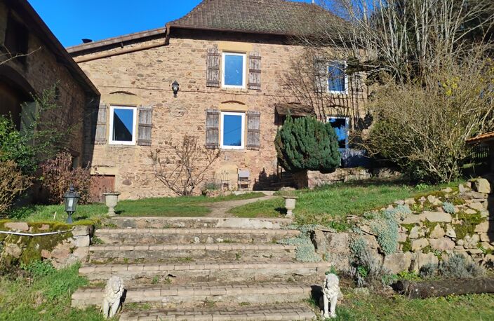 Maison de Maître bourguignonne Vue dégagée 7 pièces SAINT IGNY DE VERS (69) — photo 2