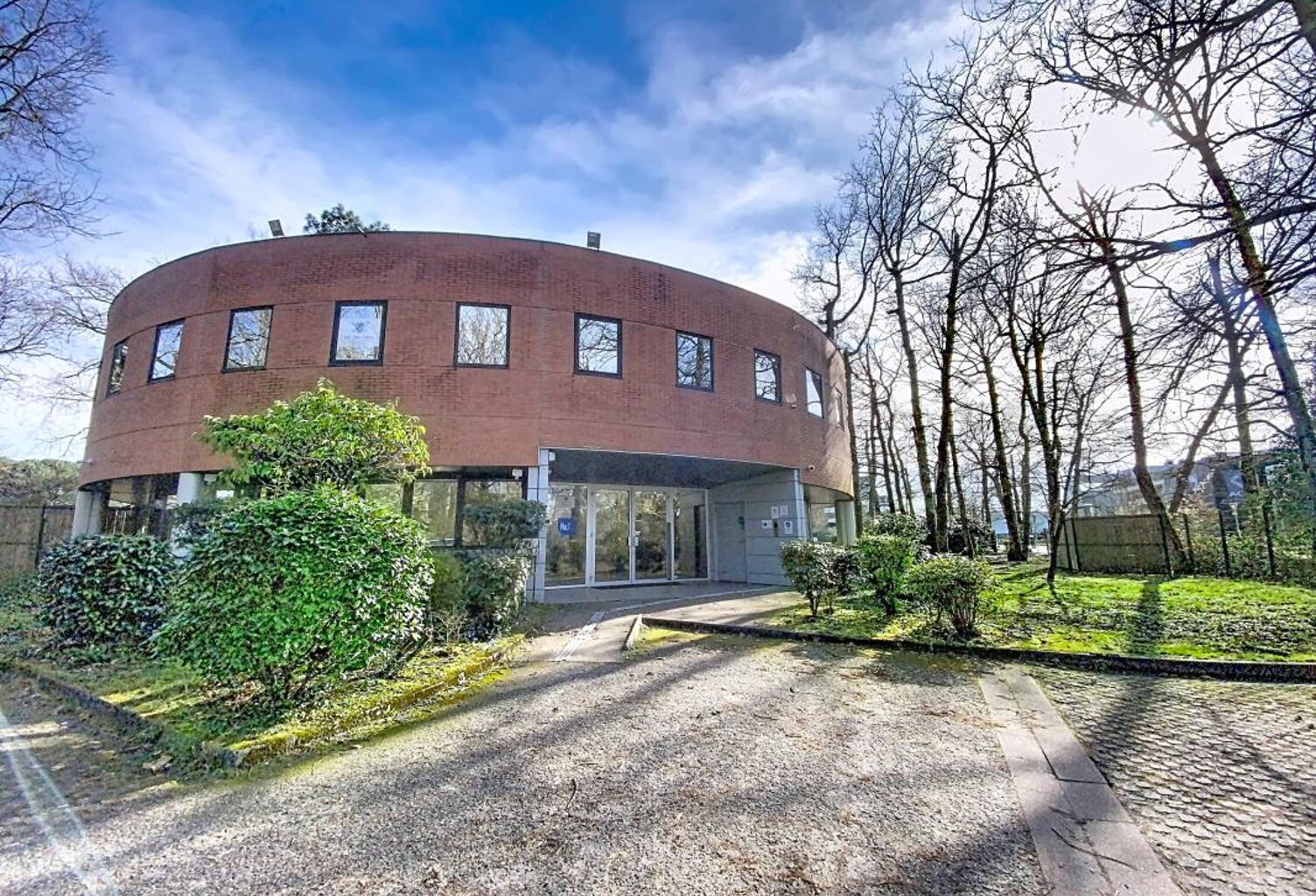 A Mérignac - Proche aéroport - Bureaux aménagés de 488 m² — photo 1