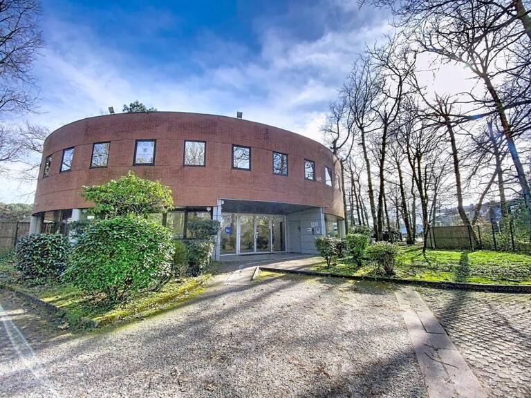 A Mérignac - Proche aéroport - Bureaux aménagés de 488 m² — photo 1