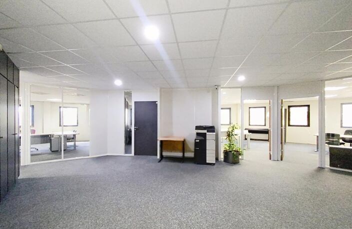 A Mérignac - Proche aéroport - Bureaux aménagés de 488 m² — photo 2
