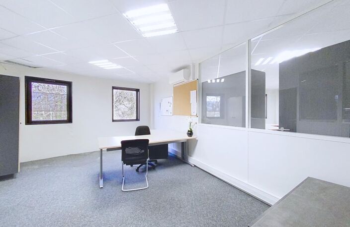A Mérignac - Proche aéroport - Bureaux aménagés de 488 m² — photo 4