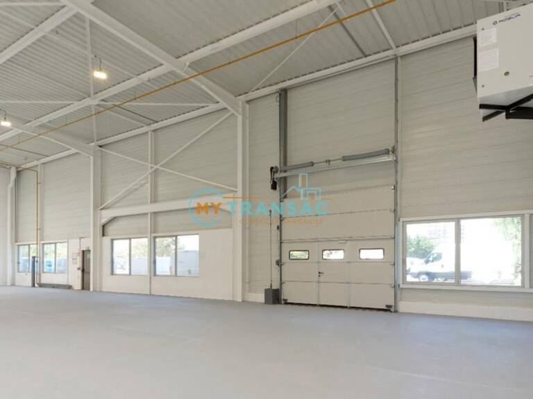 Blanc-Mesnil A LOUER Entrepôt de 1 117m² — photo 1