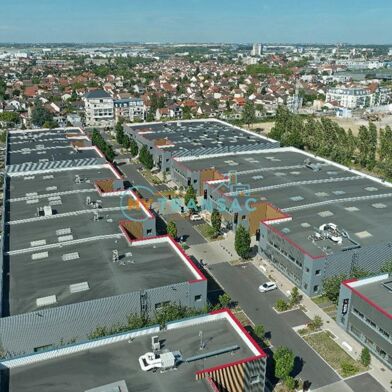 Local industriel  12387 €