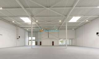 Local industriel  867 m² à louer à Le Blanc-Mesnil (93150)
