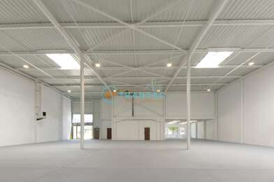 Local industriel  10837 €