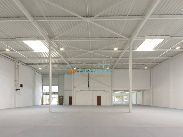 Blanc-Mesnil A LOUER Entrepôt de 867m² — photo 1