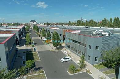 Local industriel  10912 €