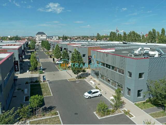 Blanc-Mesnil A LOUER Entrepôt de 873m² — photo du bien