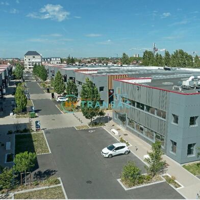 Local industriel  10912 €