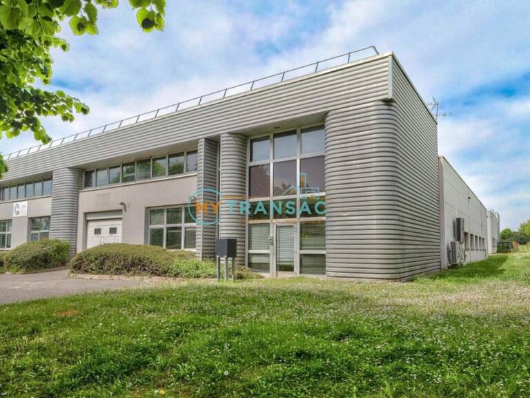 TREMBLAY : A LOUER Local entrepôt 458m² — photo 1