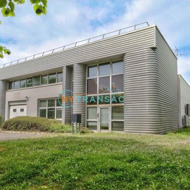 Local industriel  4389 €