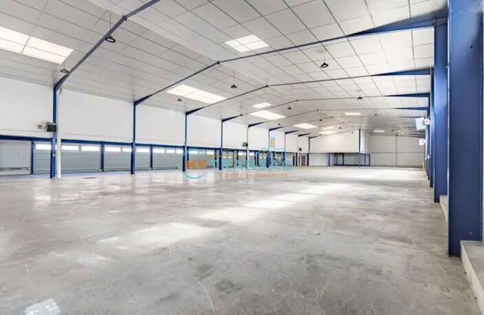 A LOUER  2 361 m² de locaux d’activités à BEZONS — photo 2