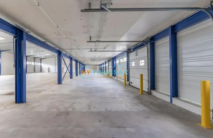 A LOUER  2 361 m² de locaux d’activités à BEZONS — photo 3