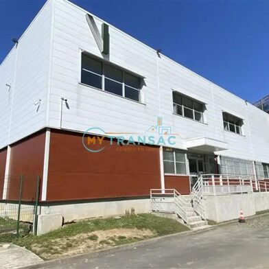 Local industriel  4913 €