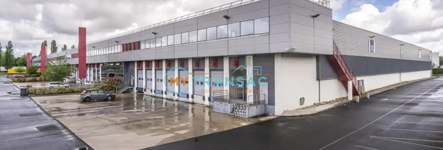 Local industriel  8577 m² à louer à Les Ulis (91940)