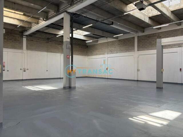 Aulnay-sous-Bois Parc : A louer entrepôt de 679m² — photo du bien