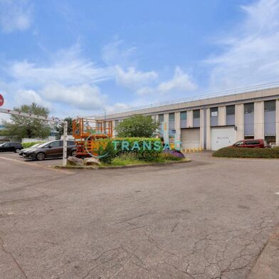 Local industriel  3520 €