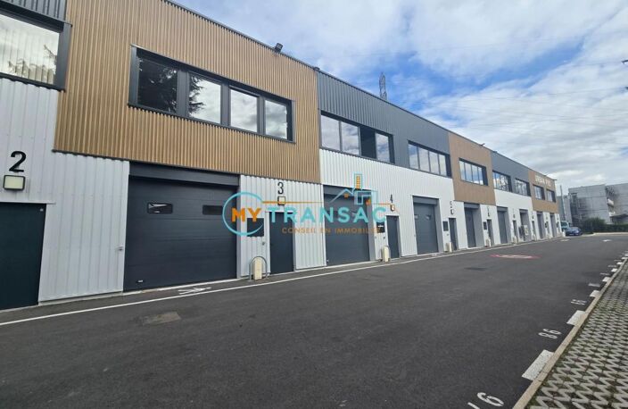 MY TRANSAC vous propose à la location une cellule d'activité de 158 m² avec entrepôt et bureaux possibles sur la commune de Neuilly-Plaisance. Idéal petite PME ou Artisan — photo 2