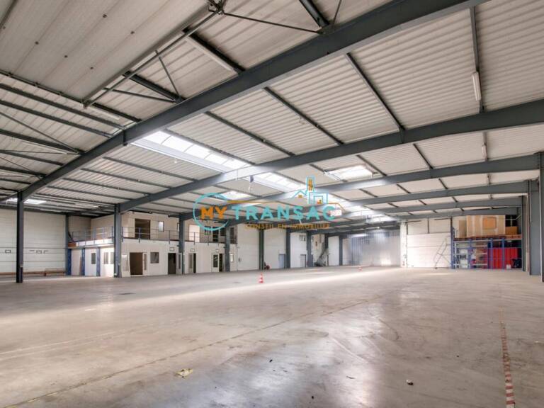 Tremblay-en-France A LOUER 3 384m² sur un foncier de 7 512m² — photo 1