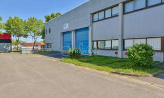 Local industriel  827 m² à louer à Collégien (77090)