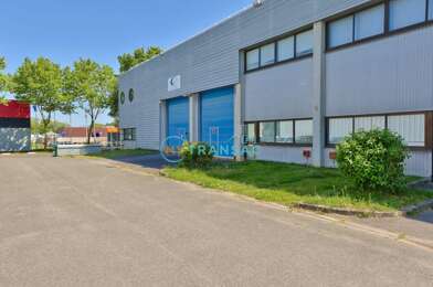 Local industriel  8132 €
