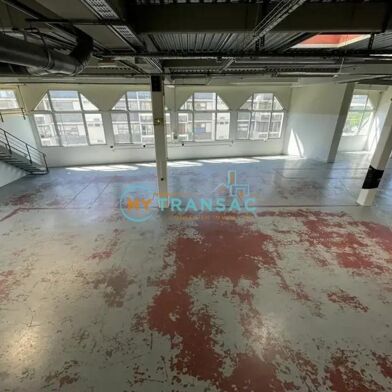 Local industriel  9251 €