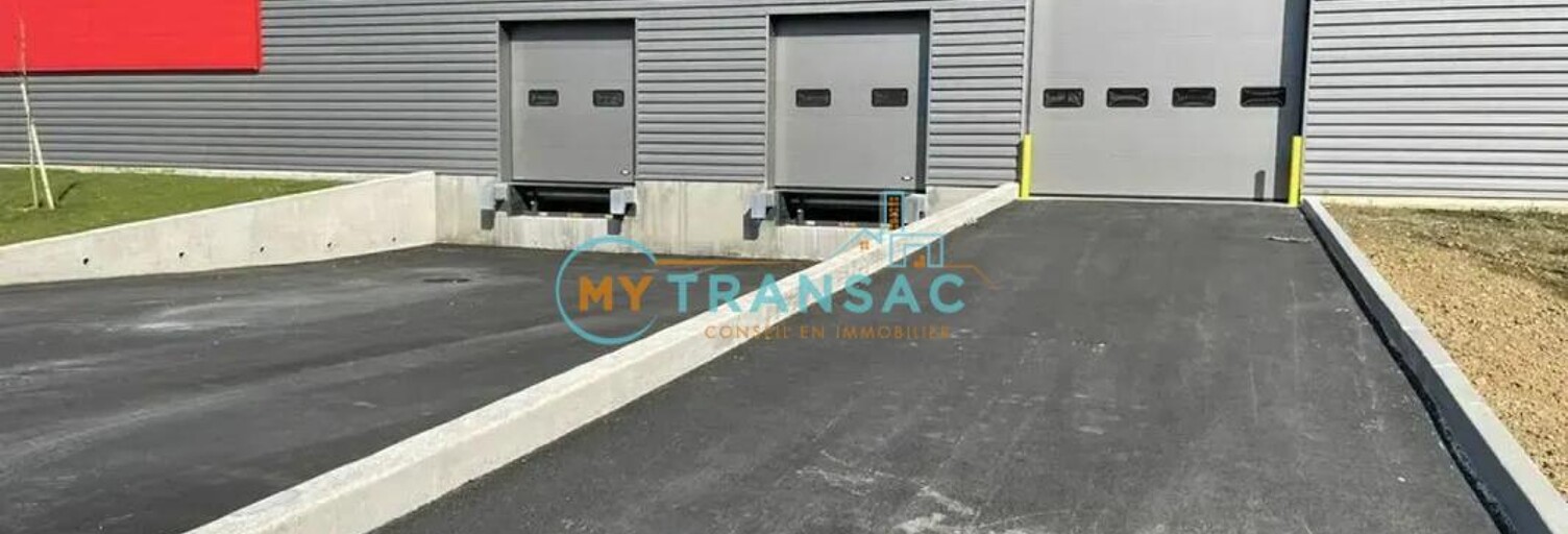 Local industriel  2314 m² à louer à Louvres (95380)