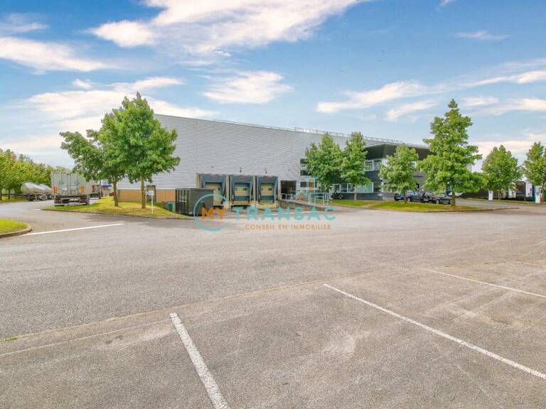 A LOUER Bâtiment indépendant logistique 6 734m² St-Michel-sur-Orge — photo 1