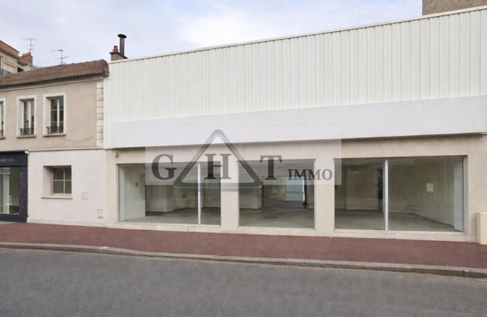 A LOUER LOCAL COMMERCIAL SAINT MAUR DES FOSSES — photo 2