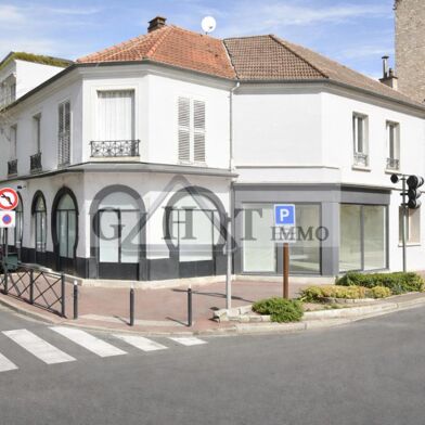 Commerce  3885000 €