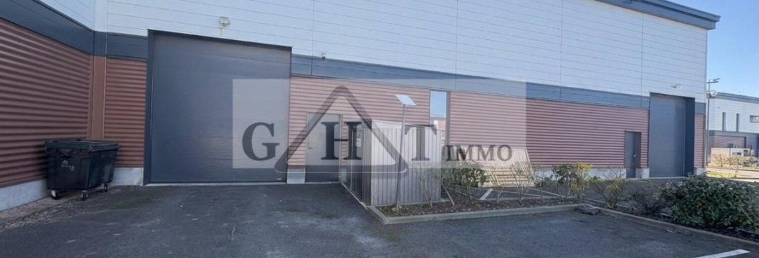 Local industriel  247 m² à louer à Serris (77700)