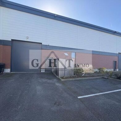 Local industriel  2083 €