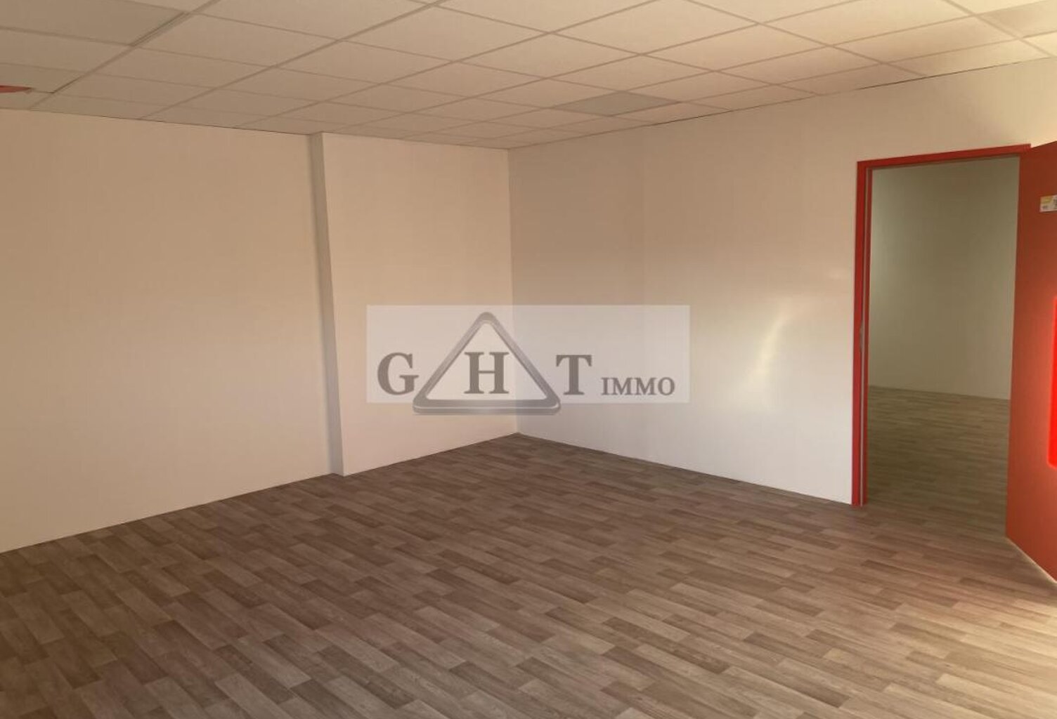 À LOUER – CREIL - LOT DE BUREAUX  – 112 m² — photo 1