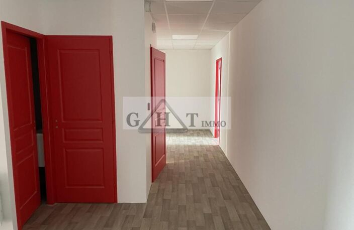 À LOUER – CREIL - LOT DE BUREAUX  – 112 m² — photo 2